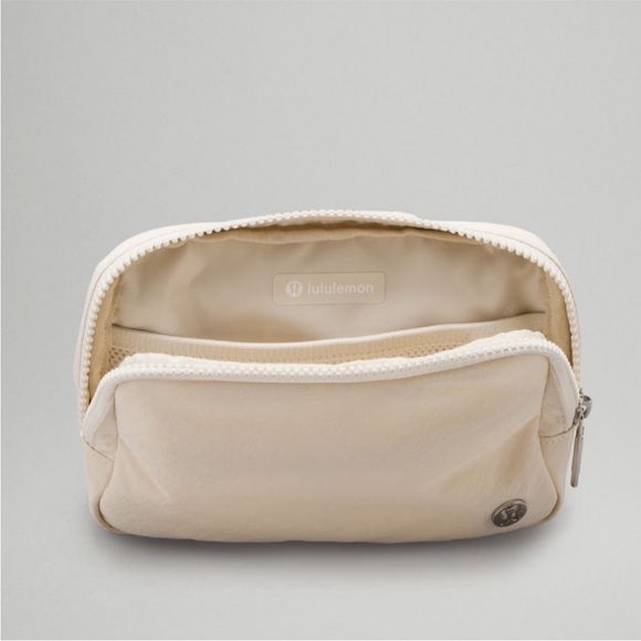 NWT- Lululemon- Everywhere Belt Bag W/ Wordmark Strap- Cream/Beige/Off White - Picture 4 of 16
